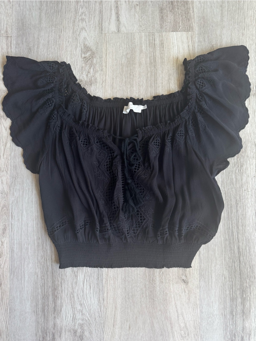 ASTR the Label Reyna Black Boho Off the Shoulder Embroidered Semi Crop Top Large - Picture 2 of 12